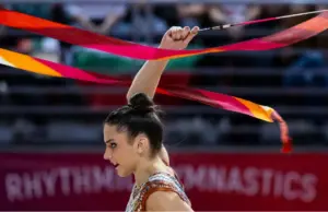 Maria Alexandre entrega boa série de fita e vai à final em Sófia