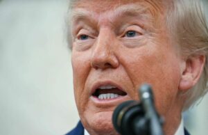 Trump consegue suspender temporariamente liminar e restabelece tarifaأ§o nos EUA