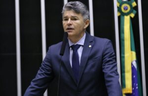 Medeiros diz querer Senado para pedir impeachment de ministro