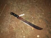 10:22 –
Homem de 29 anos é preso por ameaçar a esposa e a própria mãe com facão em Cuiabá