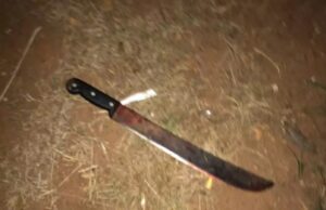10:22 –
Homem de 29 anos é preso por ameaçar a esposa e a própria mãe com facão em Cuiabá