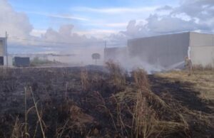 12:14 –
Fogo para limpeza de terreno sai do controle e dá trabalho ao Corpo de Bombeiros