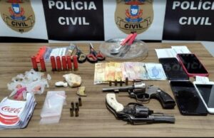 17:58 –
PJC prende homem que matou suspeito de tentar furtar comércio de seu pai