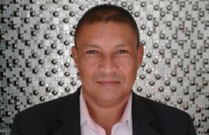 09:33 –
Sargento aposentado da PM morre durante partida de futebol no Pedra 90