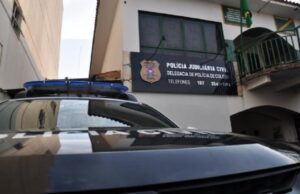 17:38 –
Polícia cumpre mandados de busca e apreensão em Colíder e Peixoto contra esquema de venda de terras; ex-vereador é alvo