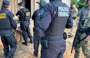 17:50 –
Caciques são alvos da PF em ação contra garimpo ilegal em terra indígena de Mato Grosso e Rondônia