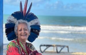 10:37 –
Mulher morre atropelada pelo próprio carro ao parar em estrada para 'fazer necessidades'