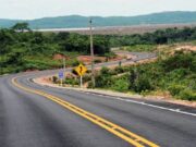 12:03 –
Homem morre após perder controle de moto em curva na MT-351 e bater em poste