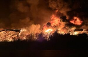 08:52 –
Veículos são destruídos após incêndio atingir ferro-velho em Várzea Grande