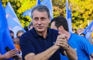 10:31 –
Prefeito alvo da PF nega caixa dois em campanha e diz que suspeita é "especulação" e "narrativa" sem provas