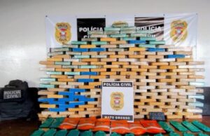 17:43 –
Operação mira 'casal do tráfico' dono de carga de cocaína avaliada em R$ 3 milhões; esposo está foragido