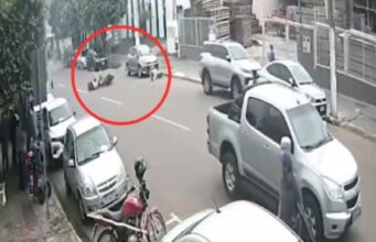 15:32 –
Casal é preso após fugir de viatura e atropelar pedestre; veja vídeo