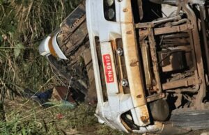 16:58 –
Motorista de carreta fica ferido após tombamento na BR-364