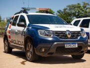 PM prende foragidos por tráfico de drogas e porte ilegal de arma