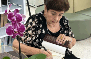 Sarau Literomusical em homenagem às mães é realizado na Biblioteca Demonstrativa — Ministério da Cultura