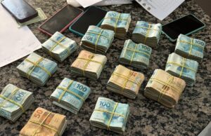 Imagens mostram maços de dinheiro apreendidos em operação