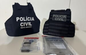 Professor de 69 anos é preso após beijar alunas de 8 e 10 anos