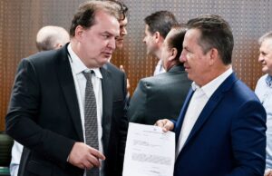 Russi vê como “natural” mudança de postura entre AL e Executivo