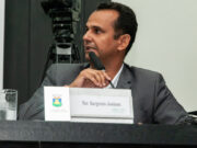 Vereador deu bronca em emissário: “Não é assim que funciona”