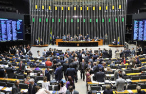 Câmara aprova aumento no número de deputados; MT ganha 2