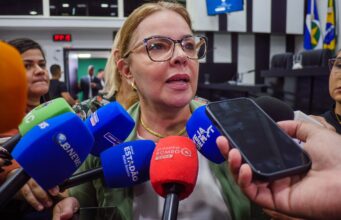 Paula estuda recorrer para barrar salário de vereadores afastados