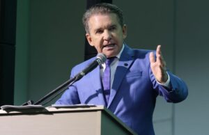 TCE dá prazo para empresa provar contratos com servidores