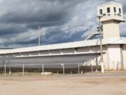 Policial penal é preso acusado de levar celulares para detentos