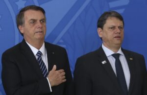 Aliados: Bolsonaro avalizou candidatura de Tarcísio, mas com Michelle de vice