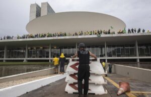 Praça dos Três Poderes espera R$ 25 mi para revitalização