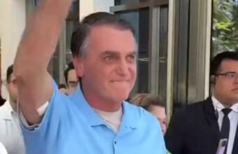 Bolsonaro recebe alta e deixa hospital três semanas após cirurgia