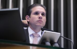 Governo faz gambiarras, e decreto sobre IOF deve ser derrubado, diz Motta