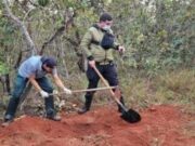 Corpo de jovem é encontrado com pés e mãos amarrados; vídeo
