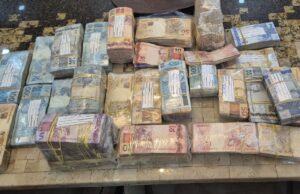 Operação da PF apreende R$ 200 mil em dinheiro e veículos