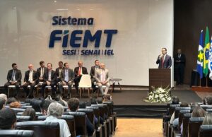 Representantes de diferentes poderes discutem reforma tributária em MT