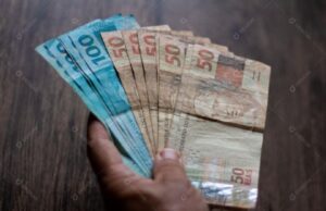 08:48 –
Homem oferece R$ 500 para tentar 'ficar' com mulher durante evento do agro