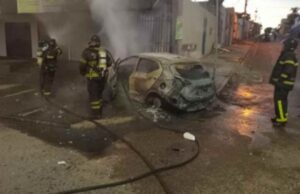 20:12 –
Embriagados em Corolla provocam acidente, agridem jovens e incendeiam Nissan Kicks em Cuiabá