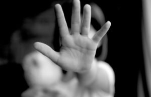 16:40 –
Padrasto de 47 anos é preso por abusar sexualmente de enteada de oito anos quando ficavam sozinhos em casa