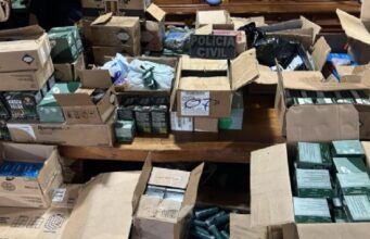 07:20 –
Operação prende quatro pessoas por comércio ilegal de armas envolvendo facções