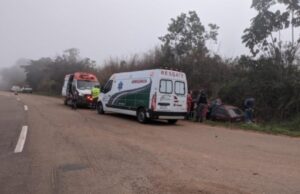 20:02 –
Casal de idosos morre em acidente na MT-130 após carro sair da pista e bater em barranco