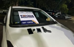 11:00 –
Dupla aterroriza cliente em estacionamento de supermercado com arma falsa e rouba carro