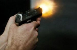 08:27 –
Homem é executado com oito tiros em rua de Várzea Grande