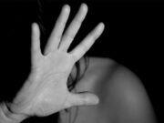 18:23 –
Idoso preso por estuprar criança de nove anos assedia policial durante audiência de custódia