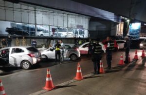 15:16 –
Seis motoristas são presos e 40 veículos removidos durante Lei Seca em Várzea Grande