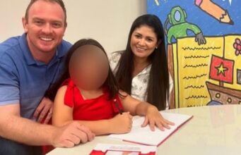 09:12 –
Menina de sete anos esfaqueada pelo pai está internada na UTI mas quadro de saúde é estável