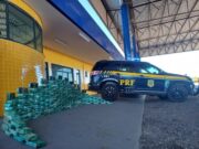 12:20 –
Dupla com antecedentes é presa com mais de 200 quilos de pasta base na BR-070; receberiam R$ 200 mil pelo transporte