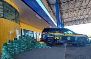 12:20 –
Dupla com antecedentes é presa com mais de 200 quilos de pasta base na BR-070; receberiam R$ 200 mil pelo transporte