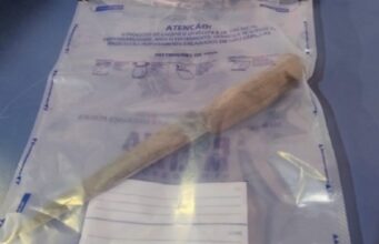 09:40 –
Criminoso mata duas pessoas a facadas após flagrar suposta traição envolvendo esposa