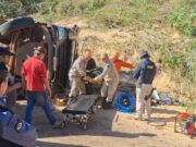 17:00 –
Carreta tomba na BR-364 e motorista fica preso às ferragens