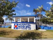 12:30 –
Mulher que ficou com vísceras expostas após ser esfaqueada por companheiro morre no hospital