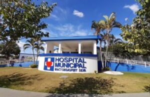 12:30 –
Mulher que ficou com vísceras expostas após ser esfaqueada por companheiro morre no hospital